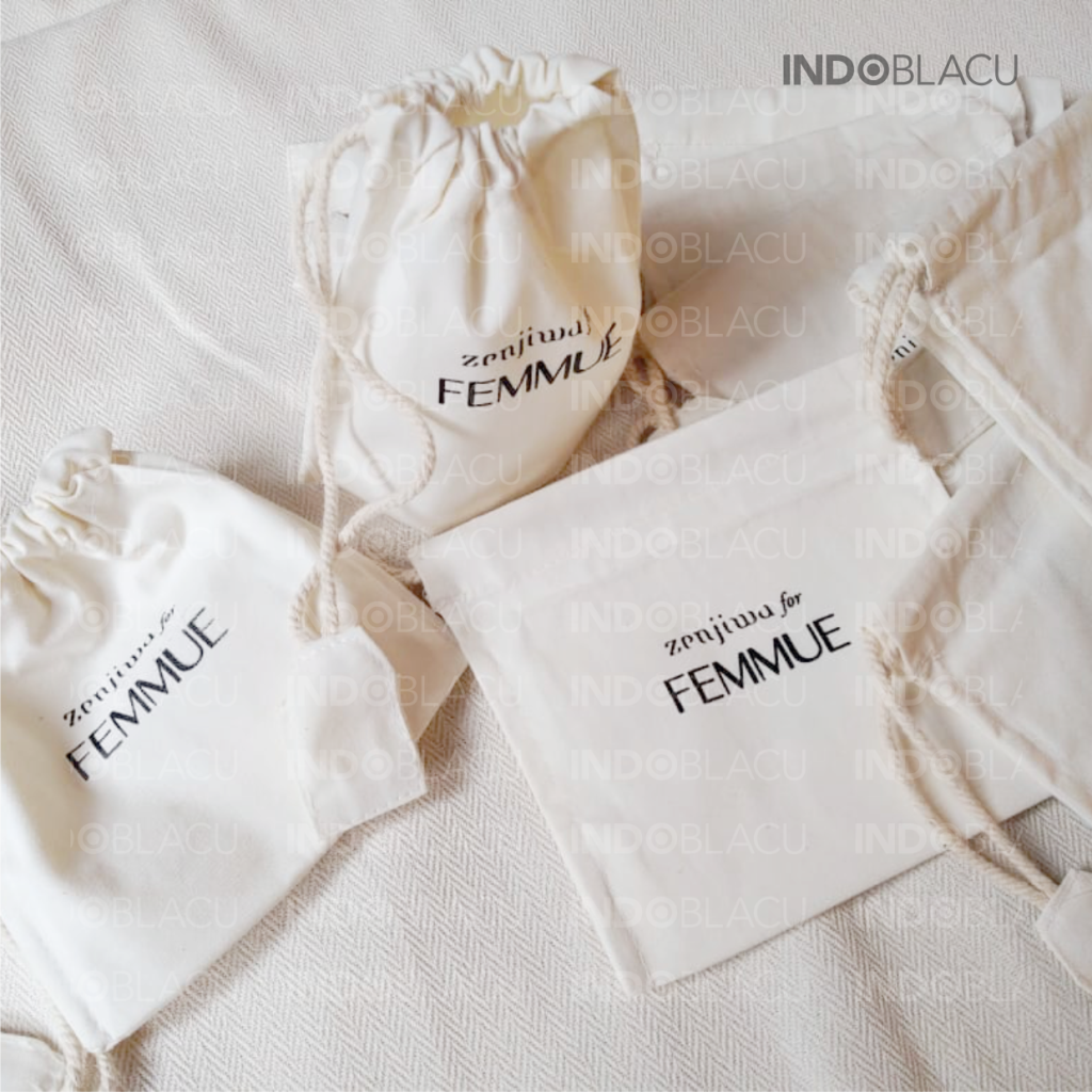 Tas serut untuk souvenir pernikahan
